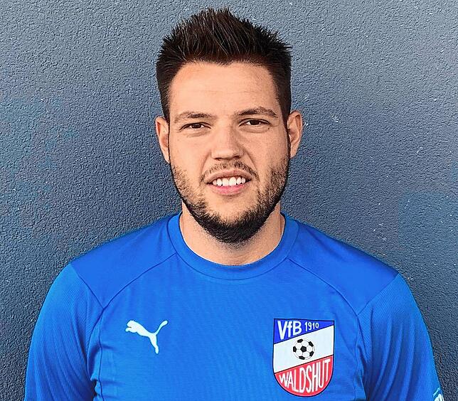 Stjepan Kovacevic (28) begann als F-Junior beim FC Koblenz/CH mit Fußball, kehrte nach einem Abstecher zum SC Zurzach mit 17 zurück und ...