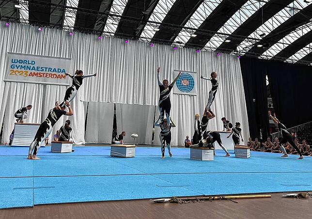 Showteam Phoenix des TV Jahn Zizenhausen bei der Weltgymnaestrada in Amsterdam.