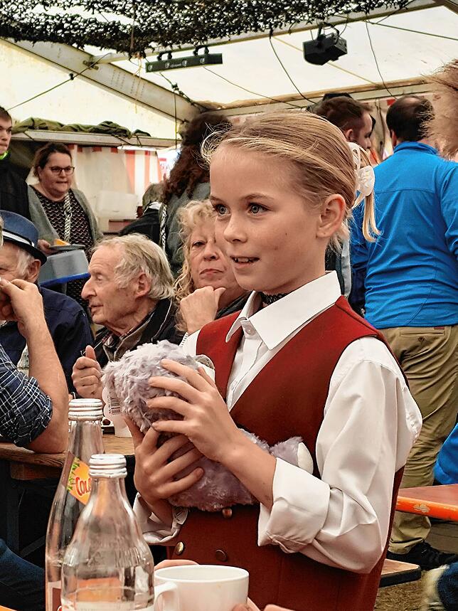 Bild 12: Das Erntedankfest in Hecheln zieht viele Menschen aus dem Umland in die Gemeinde Mühlingen