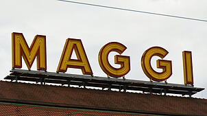 Der ikonische Maggi-Schriftzug auf dem Dach des Singener Werkes.