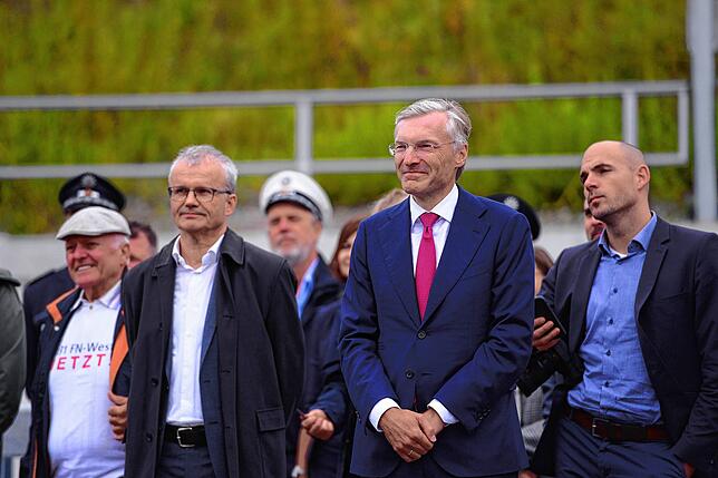 ZF-Chef Wolf-Henning Scheider lässt sich die feierliche Eröffnung ebenfalls nicht entgehen.