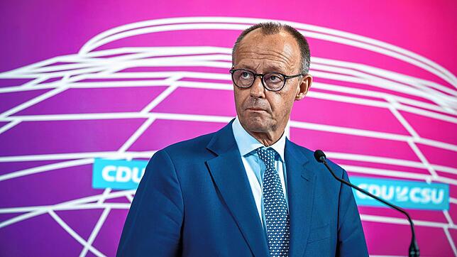 Friedrich Merz, 67, lenkt seit Januar 2022 als Bundesvorsitzender die Geschicke der CDU. Er steht außerdem der Unionsfraktion im ...