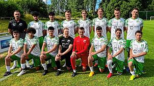 Die Donaueschinger Neuzugänge (hinten, von links): Christian Leda (Trainer), Marcel Riedel Mendes, Darius Boanca, Joshua Zimmermann, ...