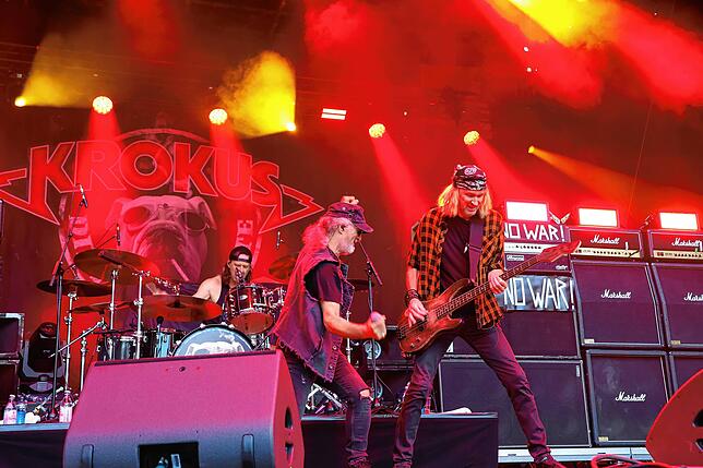 Bild 2: Schlossgarten Open Air: Tausende Rockfans feiern Gotthard und Krokus -  Die besten Bilder
