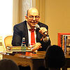 Dem Literaturkritiker Denis Scheck war der Spaß an der Sache bei seinen Literaturempfehlungen im Schloss wichtig. Bild: Andreas Mahler