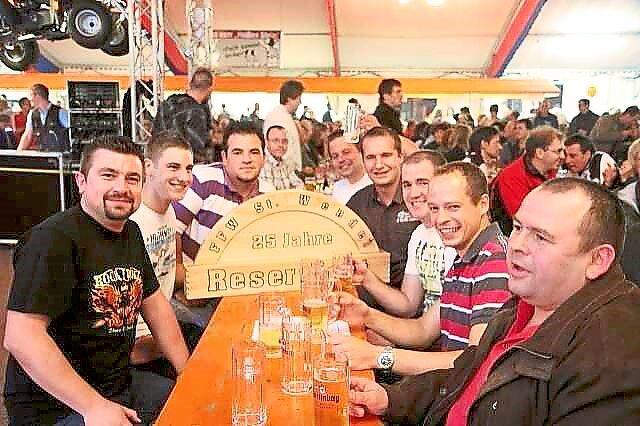 Die treuen Feuerwehrkameraden aus St. Wendel sind seit 1984 jedes Jahr beim Volksfest.