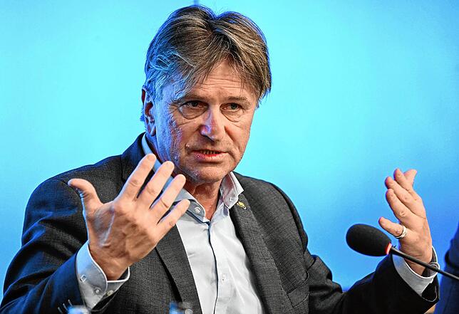 Manfred Lucha (Bündnis 90/Die Grünen).