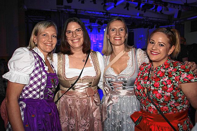 Bild 26: Ausgelassene Stimmung beim Dorfrocker-Konzert in Sauldorf