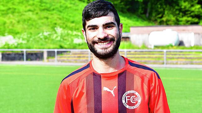 Chance gewahrt: Mahdy Ababneh sorgte zum 5:5-Endstand hat der FC 08 Bad Säckingen weiterhin die Chance auf den Relegationsplatz. ...
