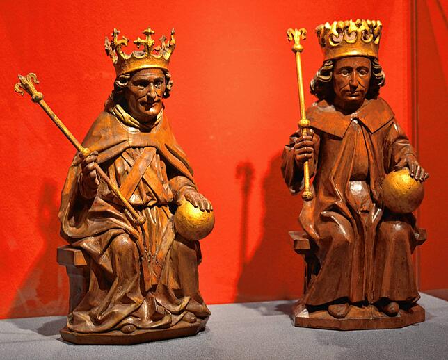 Die Holzskulpturen Kaiser und König von Jakob Ruß aus dem Ratssaal sind die kostbarsten Exponate.