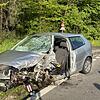 Der Polo der Verursacherin ist nach dem schweren Unfall bei Full-Reuenthal völlig demoliert.
