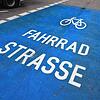 (Archivbild) An der Kreuzung Tägermoosstraße/Schützenstraße übersieht am Donnerstag, 20. Juni, ein Autofahrer einen Radler, der dort ...