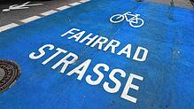 (Archivbild) An der Kreuzung Tägermoosstraße/Schützenstraße übersieht am Donnerstag, 20. Juni, ein Autofahrer einen Radler, der dort ...