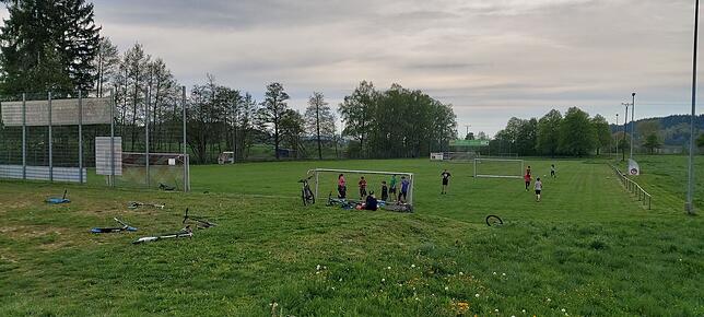 Der Sportplatz des FC Bonndorf, der auch gerne von der Jugend zum Treff aufgesucht wird.