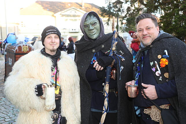 Bild 24: Konstanzer Straßenfasnacht 2025: Die Altstadt wird zum Narrenparadies - Die Bilder vom Abend!