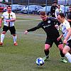 Der Schönwälder Stephan Kaltenbach (vorne) versucht, sich gegen Yannick Käfer von der SG Dauchingen/Weilersbach durchzusetzen. ...