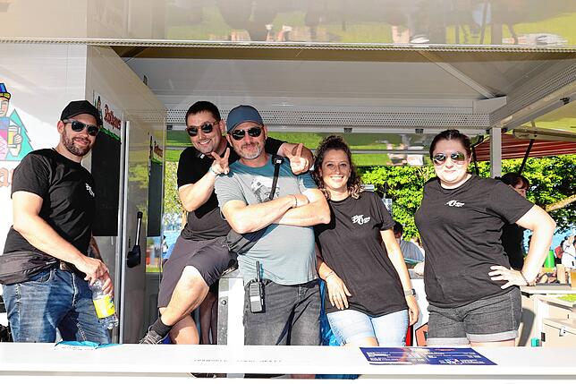 Bild 12: Die Stimmung am Bodensee ist bestens! So feiert Konstanz beim Seenachtfest 2025