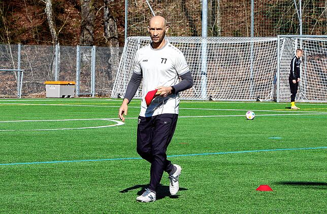 Bahadir Livgökmen, Trainer des SV Denkingen.