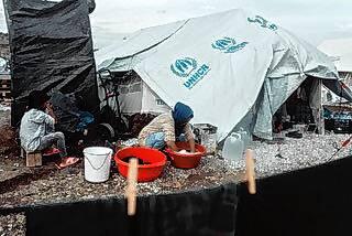 Die Initiatoren des Projektes möchten so etwas das Leid der Menschen lindern und wenigstens dafür sorgen, dass sie eine warme Decke ...