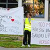 Bei der ersten Informationveranstaltung in der Göge-Halle in Hohentengen protestierten SRH-Beschäftigte und listeten die Vorteile des ...