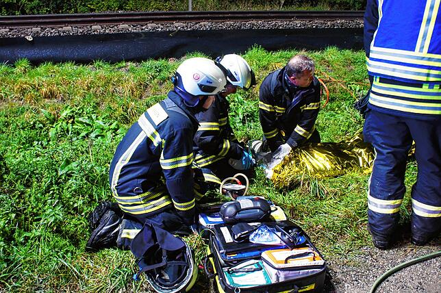 Bild 8: Bahnunfall mit vielen Verletzten: So proben Einsatzkräfte den Ernstfall
