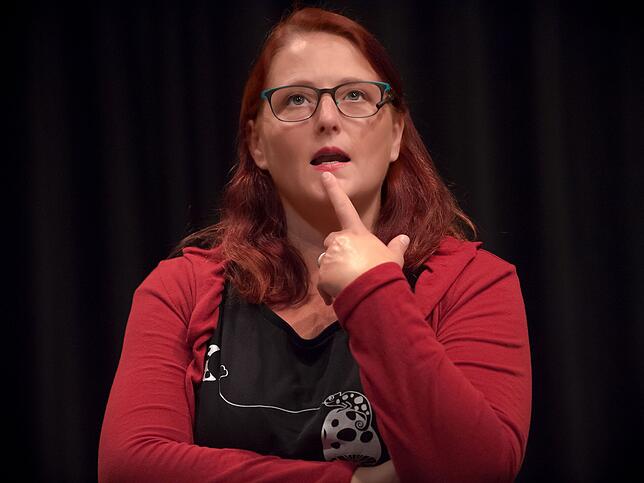 Anny Hartmann bringt am 6. Oktober politisches Kabarett in die Waldshuter Stadthalle.