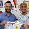 Neuer Torwart: Luis Nunez dos Reis (rechts) wird vom Spielausschuss-Vorsitzenden Gianfranco Oliveri vom FSV Rheinfelden begrüßt.