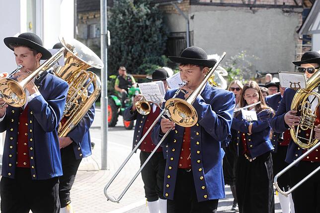 Bild 8: 100 Jahre Musikverein Zoznegg: Bilder vom Jubiläumsumzug