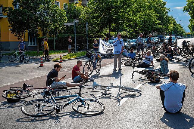 Problem Sicherheit im Fahrradverkehr: Diese Demonstranten protestieren gegen die hohe Zahl an Verkehrsunfällen.