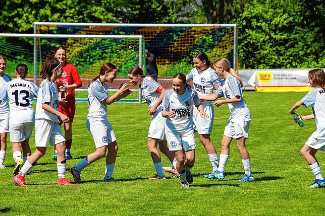 Bild 9: Jubel bei den C-Juniorinnen des Hegauer FV! Unsere Bilder vom Verbandspokal-Finale