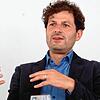 Luigi Pantisano beim Interview-Termin mit dem SÜDKURIER. Interviewt wurde er von Redakteur Andreas Schuler.