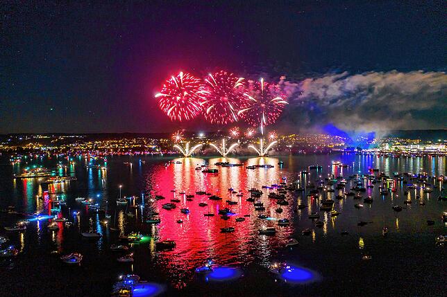Bild 3: Spektakuläre Bilder vom Feuerwerk bei Seenachtfest und Fantastical 2022