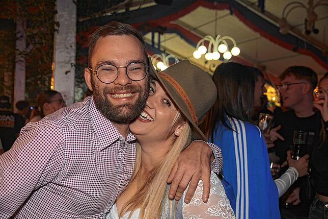 Bild 3: Die besten Bilder von der Partynacht beim Herbstfest in Honstetten