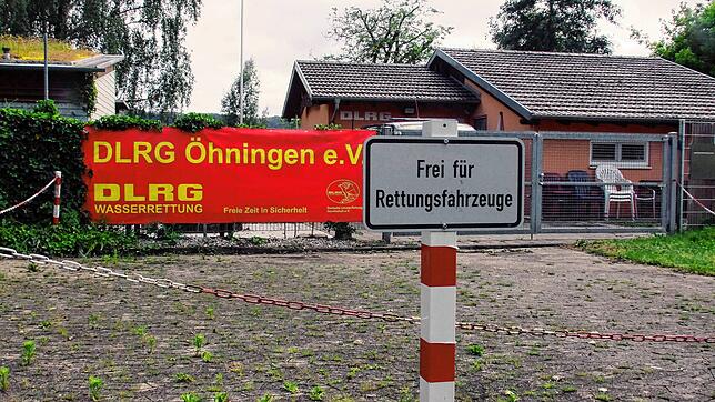 Für die Rettungsfahrzeuge ist am Strandbad Öhningen eigens ein abgesperrter Bezirk errichtet worden. Doch bei einem Notfall blockierten ...