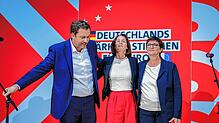SPD-Chef Lars Klingbeil, Spitzenkandidatin Katarina Barley und SPD-Co-Vorsitzende Saskia Esken geben ein Pressestatement nach der ersten ...