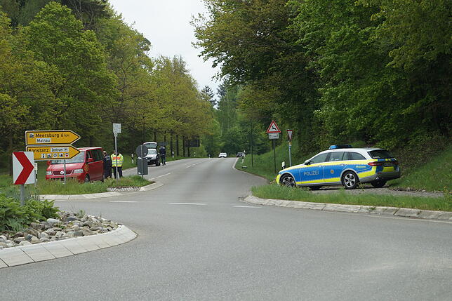 Wer aus Konstanz raus wollte, wurde kontrolliert. Hier die Straße vor dem Litzelstetter Kreisel.