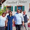 Marianne Bücheler, Guido Bücheler, Elena Bücheler, Frederik Bücheler und Frank Ebner (von links) vor dem Adler in Menningen. Bis 1985 ...
