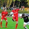 Tor: Sandro Knab (2. von rechts) erzielte per Kopf das Tor zum 2:1 für den SV 08 Laufenburg gegen den FC Bad Krozingen. Am Ende reichte ...