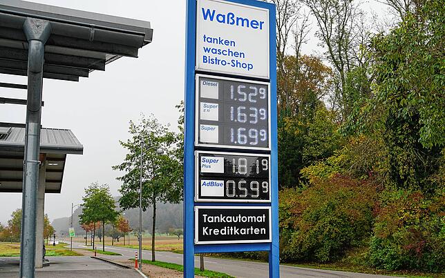 Zu den günstigsten Tankstellen in der Hochrheinregion zählt die in Klettgau-Grießen, wo es einen Liter Super 95 für 1,69 Euro gibt.