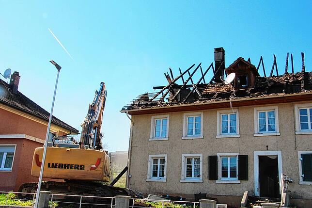 Bild 24: Bauernhaus in Albbruck brennt lichterloh - Bilder des Einsatzes