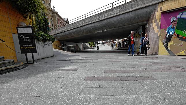 (Archivbild von 2018) Hier in der Konstanzer Marktstättenunterführung hat ein Unbekannter eine 19-Jährige angegriffen.