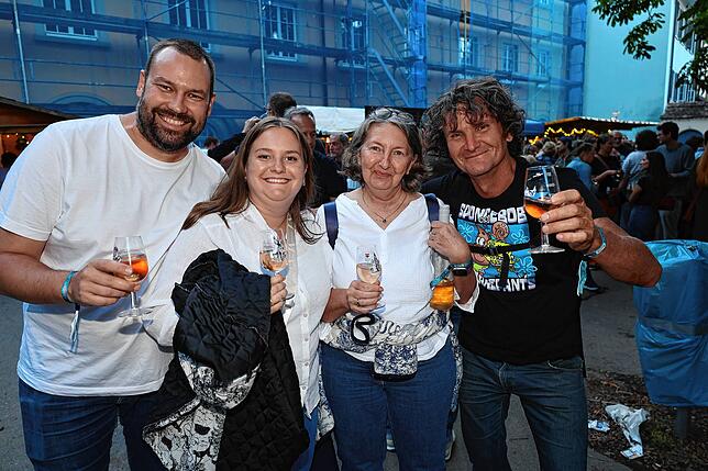 Bild 8: Sonne, Wein und gute Laune - hier gibt es die schönsten Fotos vom Weinfest 2025