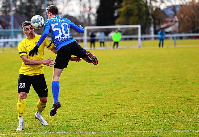 Bild 1: Die besten Bilder vom Viertelfinalspiel um den SBFV-Pokal zwischen Öhningen-Gaienhofen und Lahr