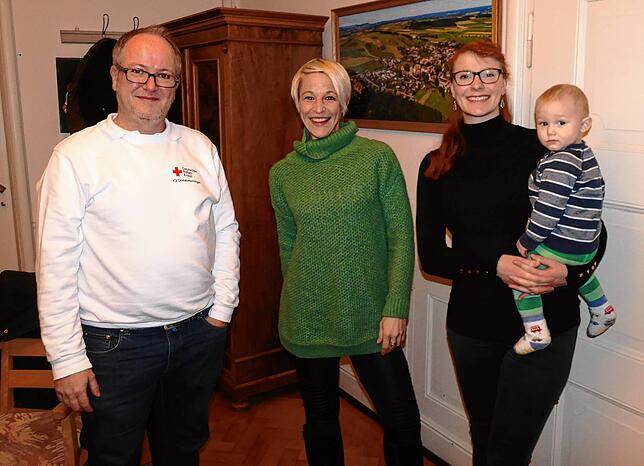 DRK-Kreisgeschäftsführer Tobias Rosenstiel (von links) und die Wiesenkinder-Vorsitzenden Christina Meckes und Astrid Walter.