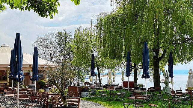 Die Seebar am Radolfzeller Seeufer ist ein beliebter Treffpunkt für Einheimische und Besucher. Sie hat in dieser Form aber ausgedient ...