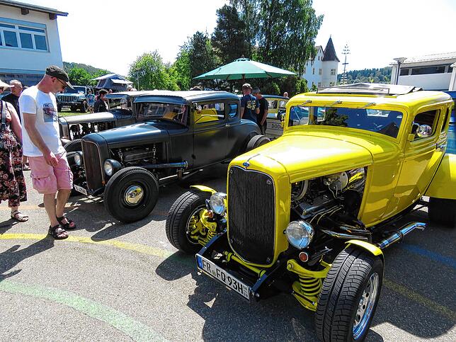 Bild 4: Chrom, Glitzer und dröhnende Motoren beim zwölften American-Cars- Treffen