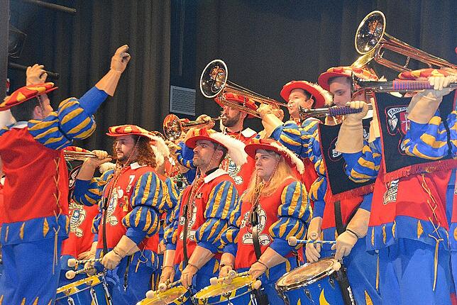 Bild 18: Narrentreffen der Urviecher-Zunft: Bilder vom Bunten Abend
