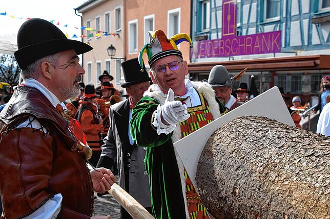 Bild 1: Bilder vom Narrenbaum-Setzen in Stockach Teil 1
