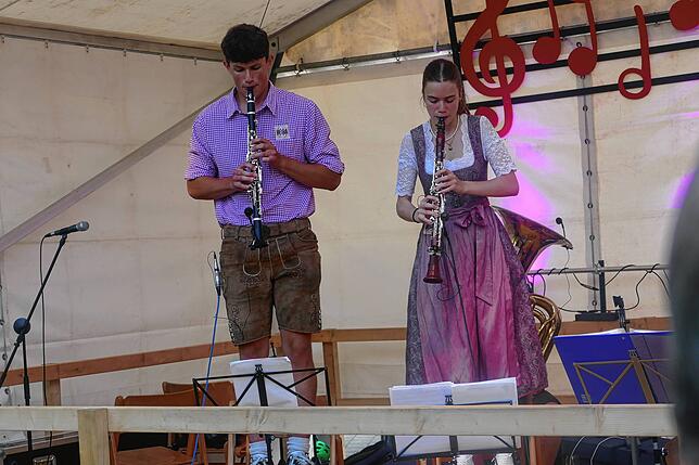 Bild 22: Musikkapelle, Bläserjugend und Gesangverein Hausen vor Wald feiern den Sommer mit hunderten Gästen