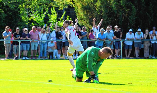 Bild 11: Türk. SV Singen feiert den Oberliga-Aufstieg! Wir waren mit der Kamera dabei.